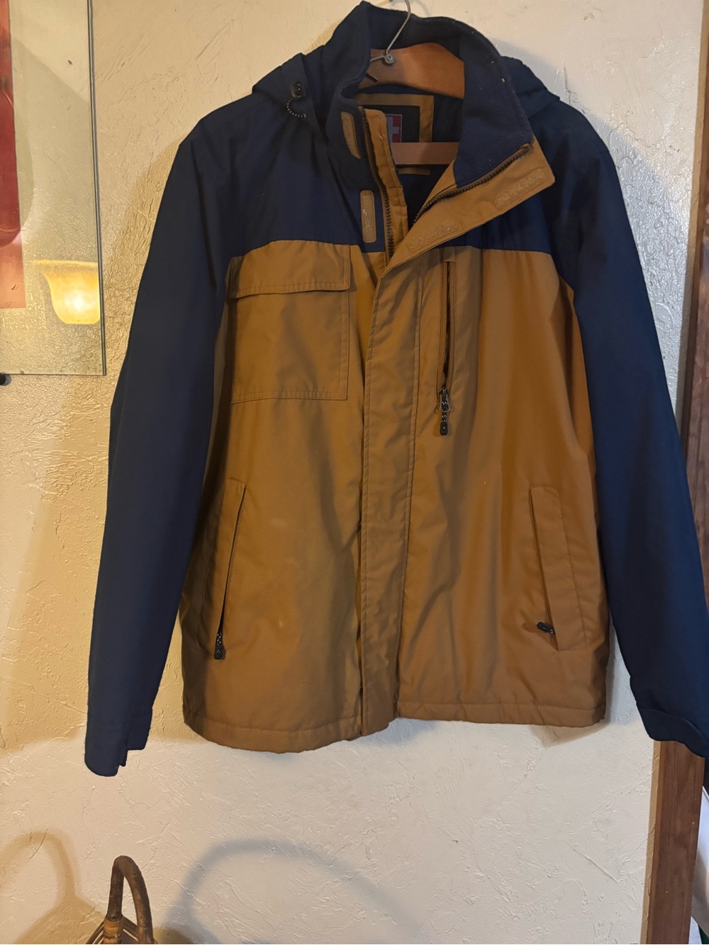 Swiss Tech hooded coat. M 38/40